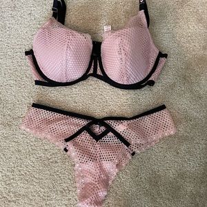 Victoria’s Secret matching set - Size 36D bra and Size Medium panty